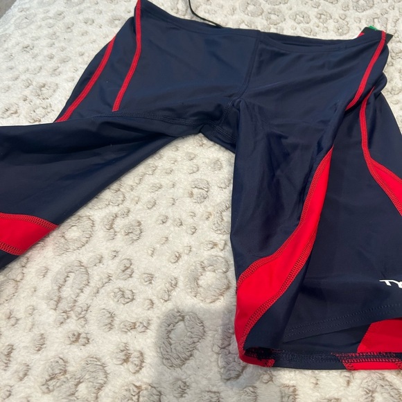 NWT TYR Men’s Training Swimsuit Size 36 - Picture 3 of 8